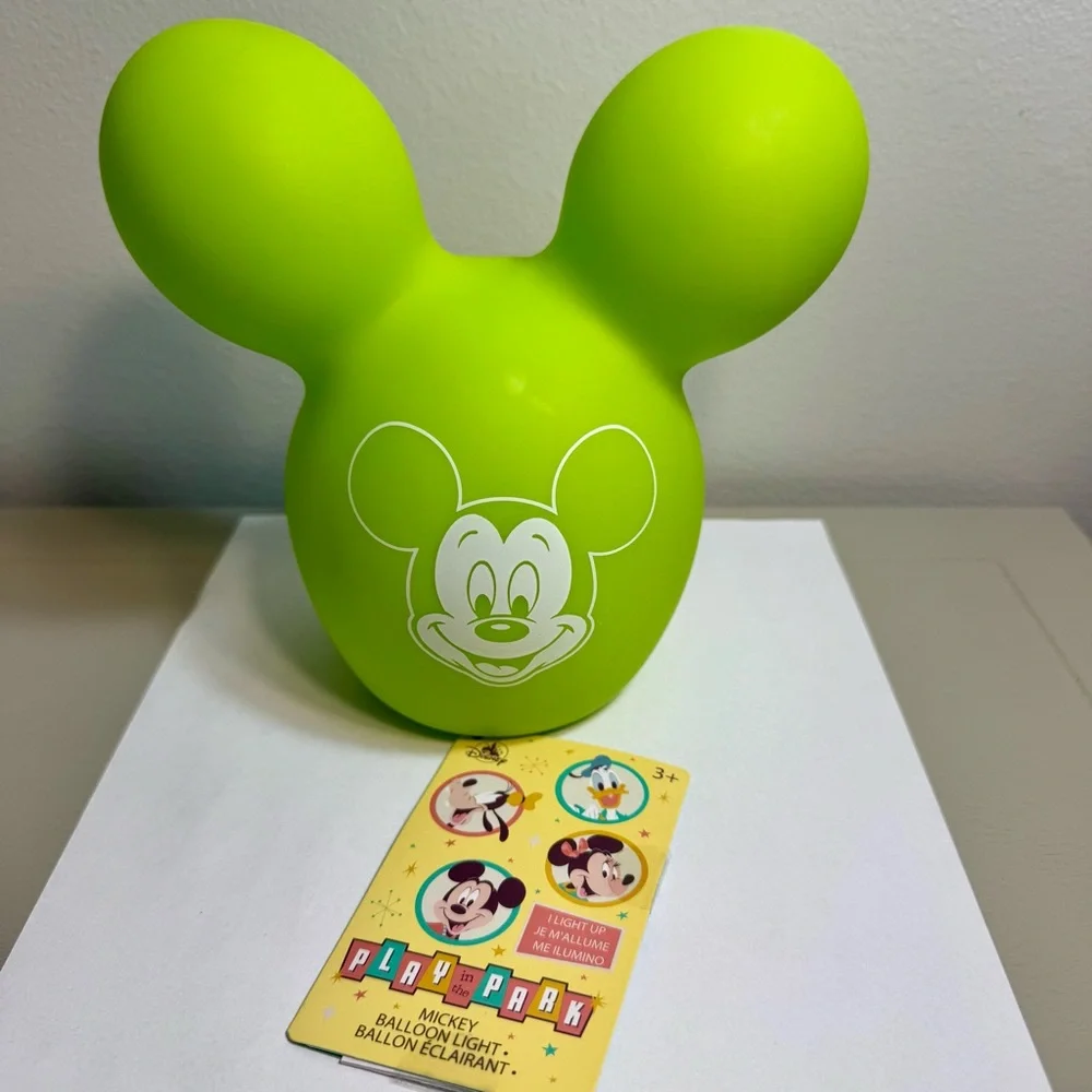 NWT. Disney Play In The Parks Mickey Balloon Light Up Blow Mold Night Light.